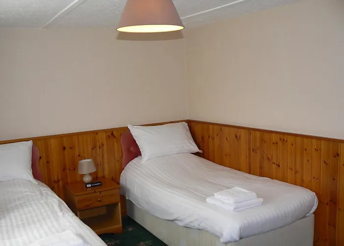 Cheap hotels Kings Head