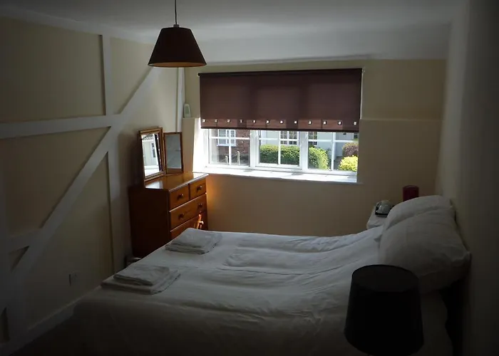 Cheap hotels Kings Head